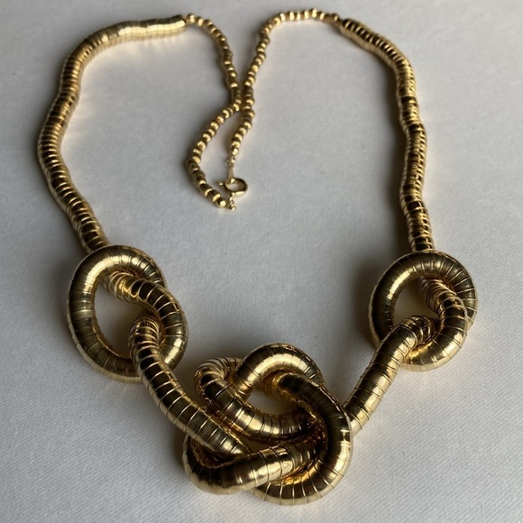 Vintage  Flexible Gold Tone Knot Fluid Metal Necklace - Picture 2 of 11